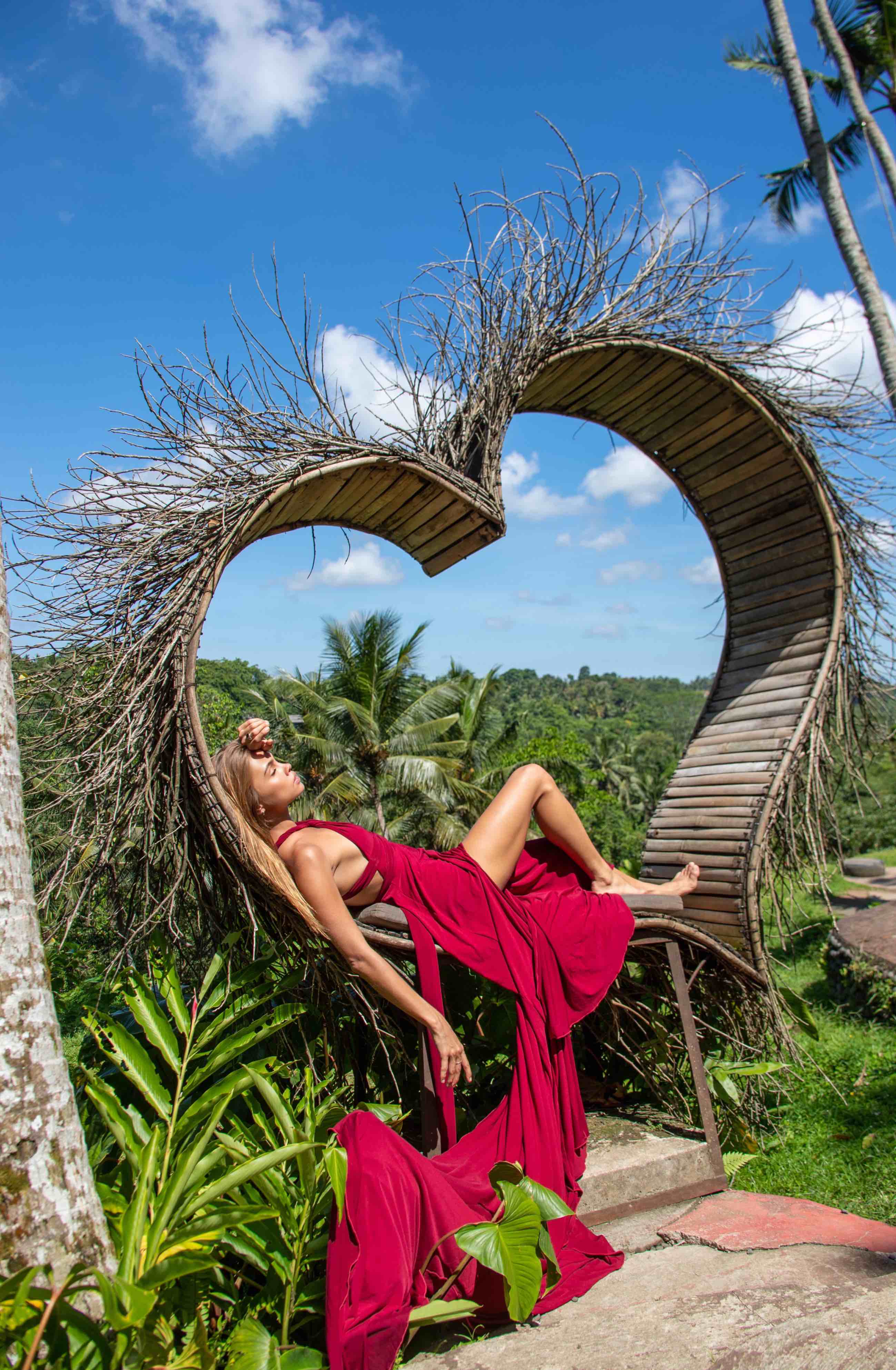 Photoshoot Influent Traveler in Bali with the Real Bali Tours with Alice Deren