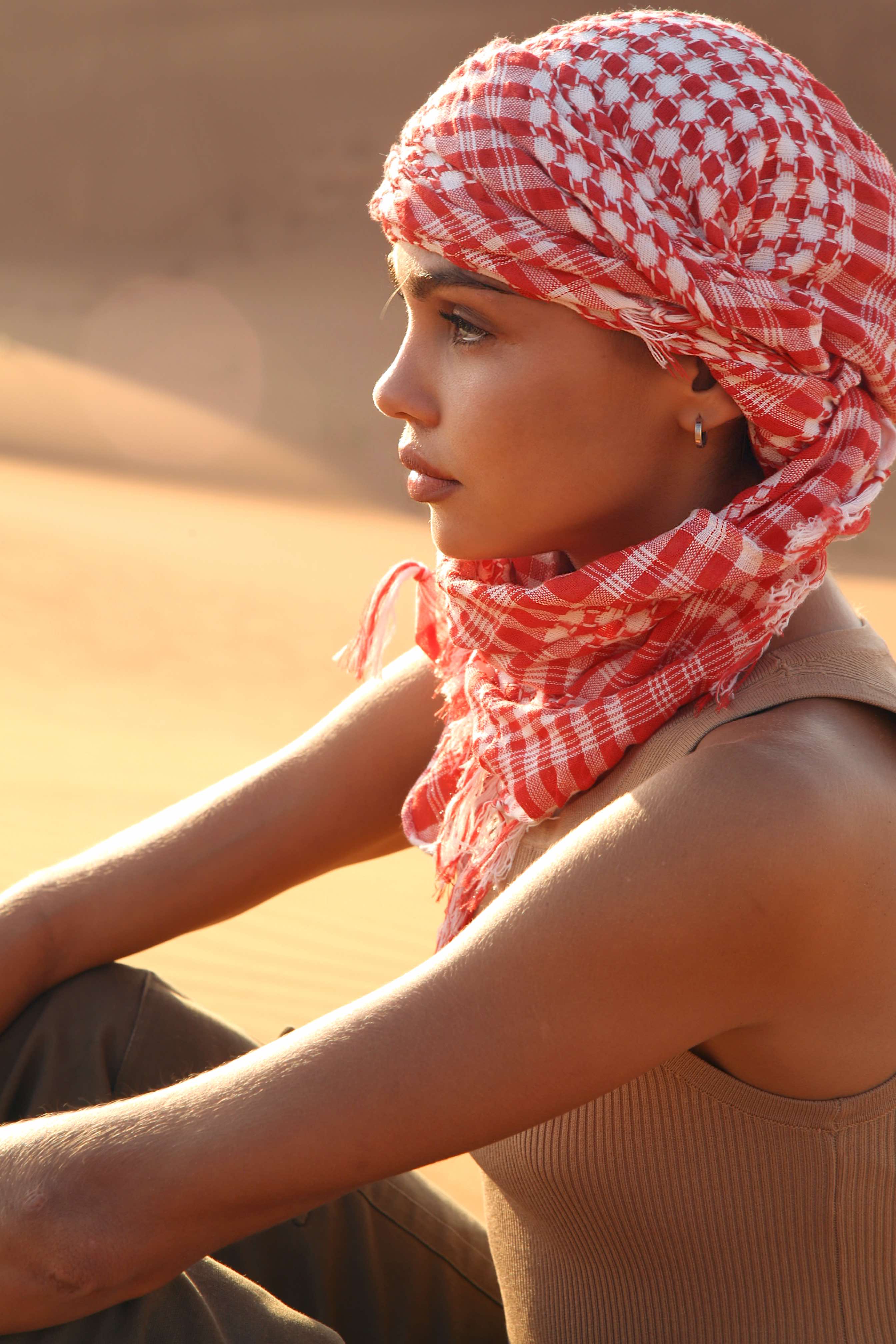 Photoshoot Influent Traveler in the Rub' al Khali desert with Alice Deren